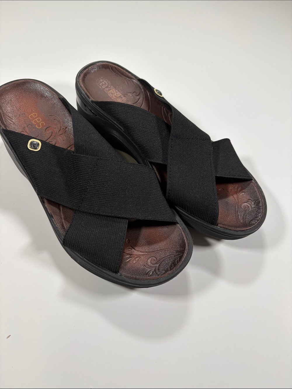 Bzees Black Crisscross Elastic Slide Sandals